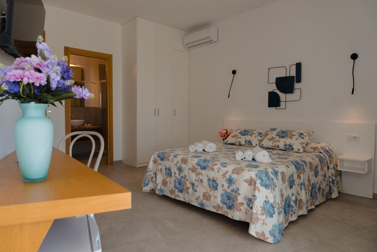 Rooms, Affittacamere Maksim Golfo Aranci Dış mekan fotoğraf