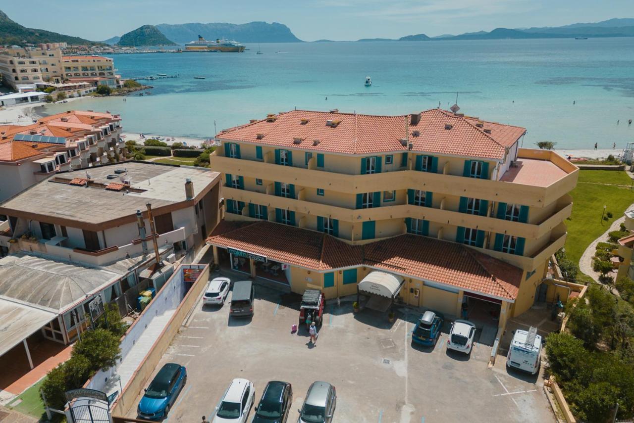 Rooms, Affittacamere Maksim Golfo Aranci Dış mekan fotoğraf